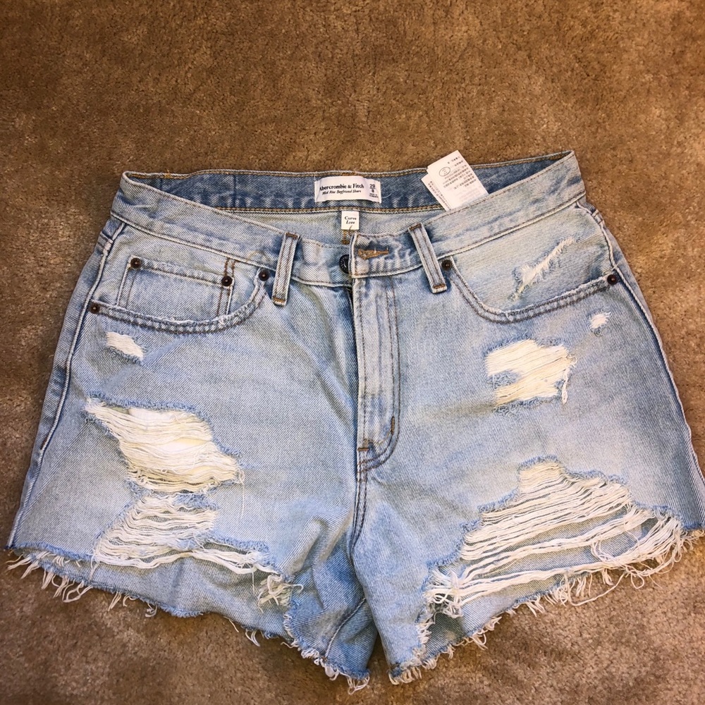 Abercrombie Curve Love Mid-Rise Boyfriend Short
